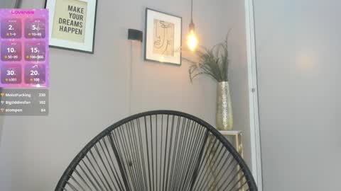 Snapshot of belinda_hills chatting on 02.01.25 belinda online show from 02.01.25