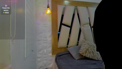 Snapshot of belinda_ws chatting on 12.20.24 Bella online show from 12.20.24