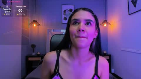 Snapshot of bell_marinny chatting on 12.14.25 Bell online show from 12.14.25