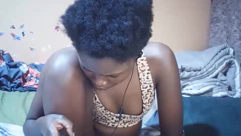 Bella online show from 11.23.25