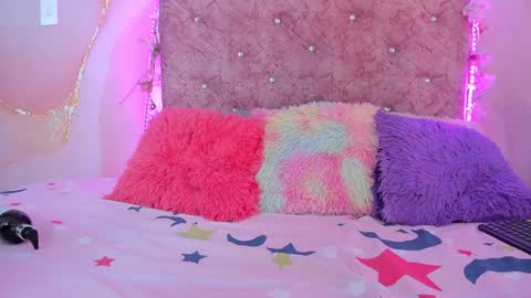 Snapshot of bella__sweets chatting on 01.20.25 Melanie online show from 01.20.25