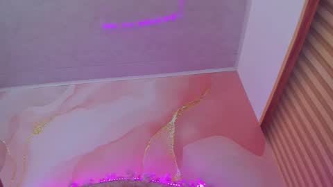 Melanie  online show from 12.02.25