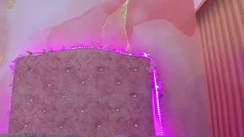 Melanie  online show from 12.19.25