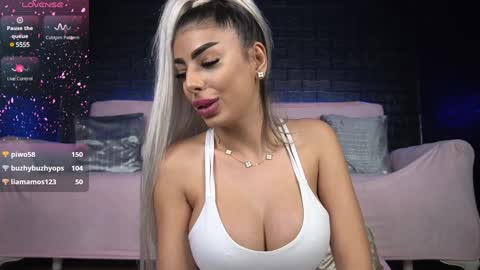 Emma  Bella online show from 02.06.25