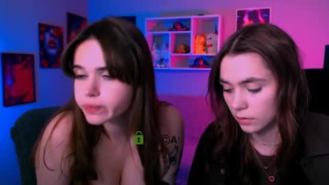 Snapshot of bella_dorn chatting on 05.11.26 Bella online show from 05.11.26