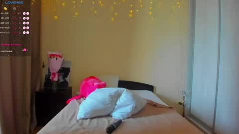 Snapshot of bella_foryou chatting on 02.15.25 NastyaThere are legends that in this room all your wishes can come true  Private is Open online show from 02.15.25