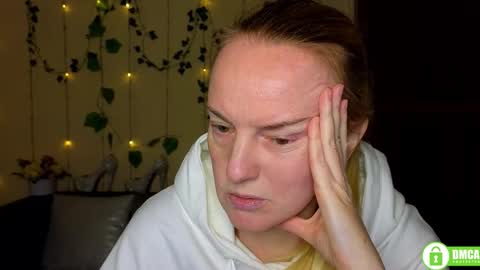 Snapshot of bella_hadatt chatting on 02.17.26 Bella online show from 02.17.26