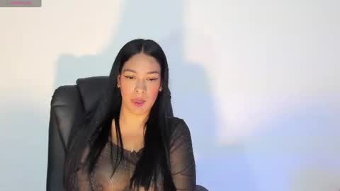 Snapshot of bella_hadid1_ chatting on 07.26.26 Laura online show from 07.26.26