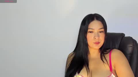 Snapshot of bella_hadid1_ chatting on 07.28.26 Laura online show from 07.28.26