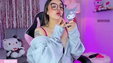 Snapshot of bella_hunteer chatting on 06.15.26 bella igbella hunttt online show from 06.15.26
