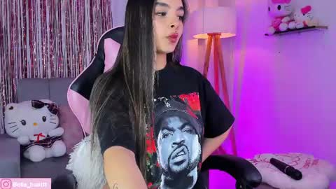 Snapshot of bella_hunteer chatting on 06.20.26 bella igbella hunttt online show from 06.20.26