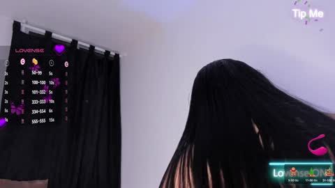 Snapshot of bella_jone chatting on 12.27.24 isabella online show from 12.27.24