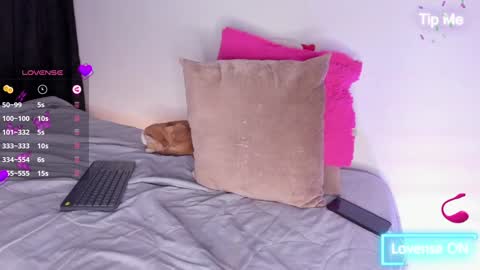 Snapshot of bella_jone chatting on 12.28.24 isabella online show from 12.28.24