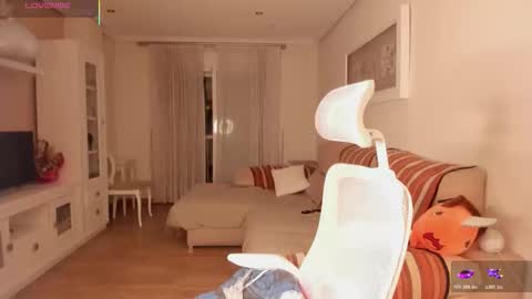 Snapshot of bella_pocahontas3 chatting on 11.09.25 bella_pocahontas3 online show from 11.09.25