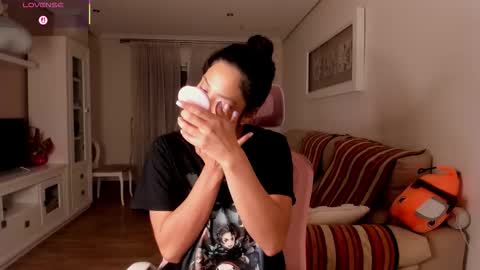 Snapshot of bella_pocahontas3 chatting on 11.10.25 bella_pocahontas3 online show from 11.10.25