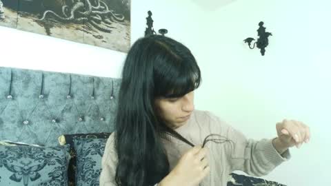 Snapshot of bella_poisonous chatting on 05.23.26 Bella online show from 05.23.26
