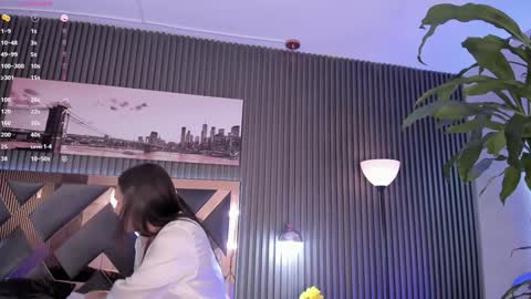 Snapshot of bella_raiderr chatting on 12.10.24 isabella online show from 12.10.24