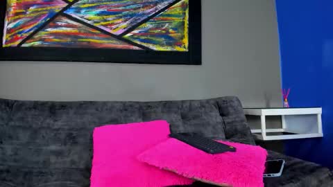 bella_sstone online show from 10.04.25