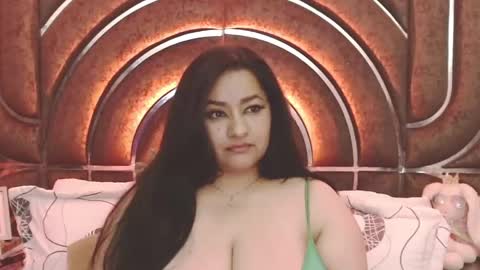 Snapshot of bella_taylor_a chatting on 09.23.25 Bella Taylore online show from 09.23.25