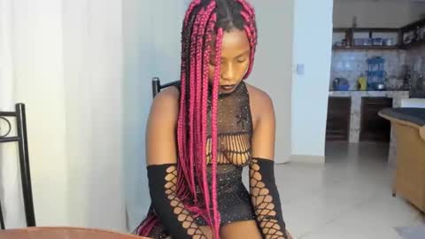 Bella sweetpea online show from 02.04.25