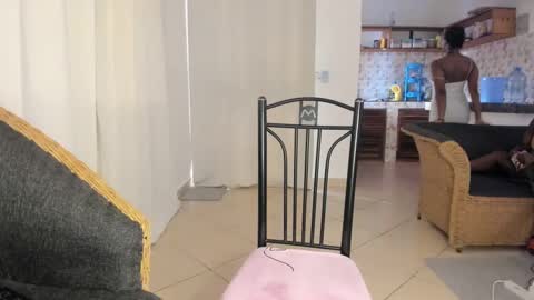 Bella sweetpea online show from 03.05.25