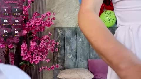 Bella online show from 11.26.25