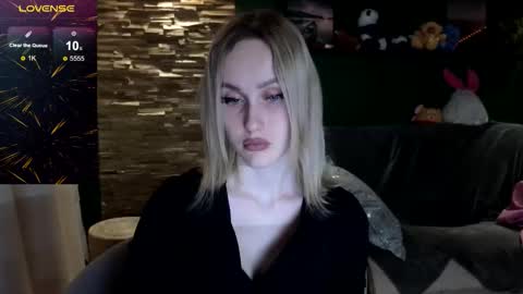 Snapshot of bella_villen chatting on 02.21.26 bella_villen online show from 02.21.26