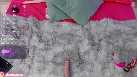 Snapshot of bellaa_becca chatting on 12.19.24 Bella Becca online show from 12.19.24