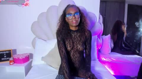 Bella Dajud online show from 09.25.25