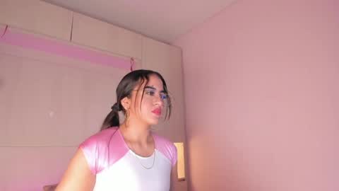  Bella  online show from 04.25.26
