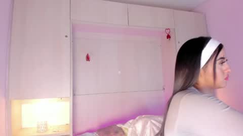  Bella  online show from 04.30.26