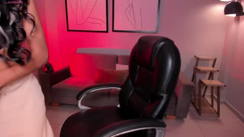  Bella C  online show from 11.17.25