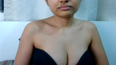 Snapshot of bellacrystall chatting on 07.16.26 bellacrystall online show from 07.16.26