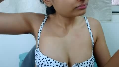 Snapshot of bellacrystall chatting on 07.23.26 bellacrystall online show from 07.23.26