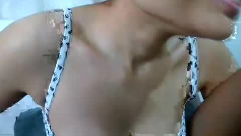 Snapshot of bellacrystall chatting on 07.25.26 bellacrystall online show from 07.25.26