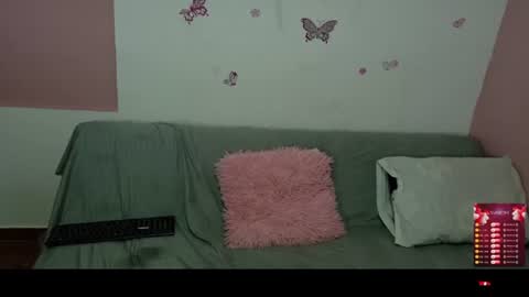 Snapshot of bellah_rose_squirt chatting on 06.24.26 Bella online show from 06.24.26