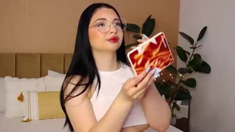 Snapshot of bellahere chatting on 06.29.26 Diana online show from 06.29.26