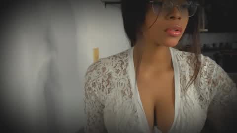 Snapshot of bellahproudly chatting on 06.08.26 Bellah online show from 06.08.26