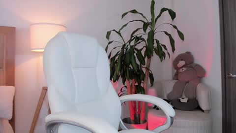 Bella Mia online show from 03.15.26