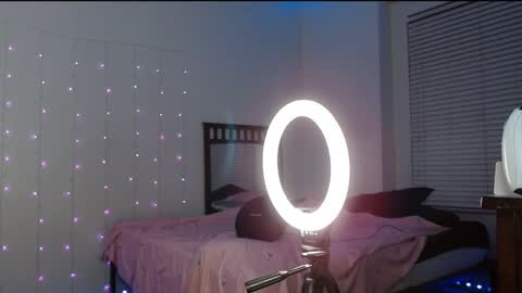 Bella Monroe online show from 02.15.25