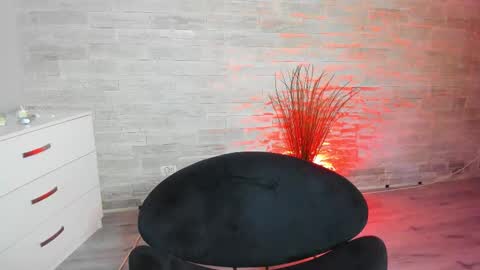 BellaNoir  online show from 12.16.25