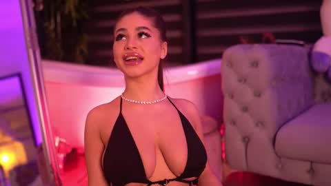 Bella online show from 12.19.25