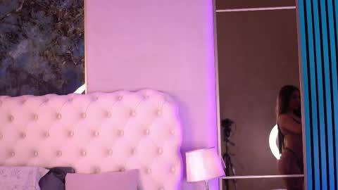 Snapshot of bellanoirre chatting on 05.23.26 Bella online show from 05.23.26