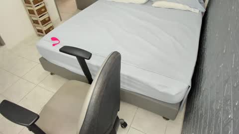 Snapshot of bellaprettty chatting on 10.04.25 Bella  Angelycal online show from 10.04.25