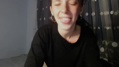 Snapshot of bellaqueen0701 chatting on 02.07.25 bellaqueen0701 online show from 02.07.25