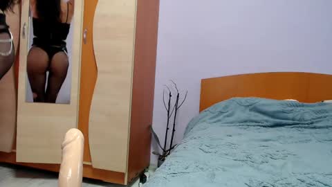 Snapshot of bellaqueen0701 chatting on 02.28.25 bellaqueen0701 online show from 02.28.25