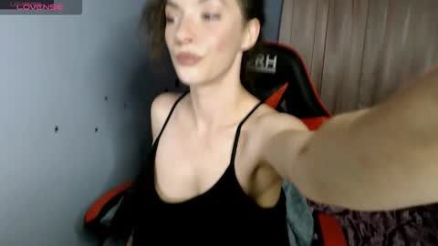 Snapshot of bellaqueen0701 chatting on 12.14.25 bellaqueen0701 online show from 12.14.25