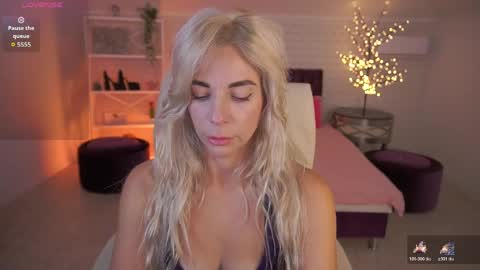 Snapshot of bellarayyy chatting on 05.21.26 Bella online show from 05.21.26