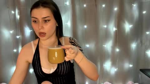 Snapshot of bellarison chatting on 02.27.26 Daniela online show from 02.27.26