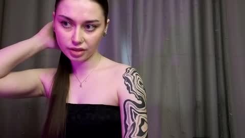 Snapshot of bellarison chatting on 04.23.26 Daniela online show from 04.23.26